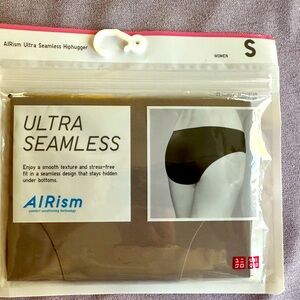 Uniqlo Seamless shorts